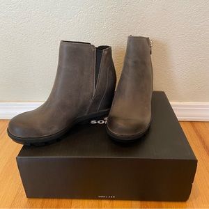 JOAN OF ARCTIC WEDGE III ZIP BOOTIE